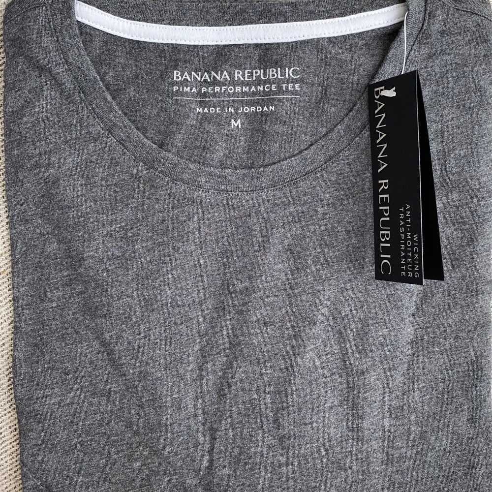 COPY - Banana Republic tshirt